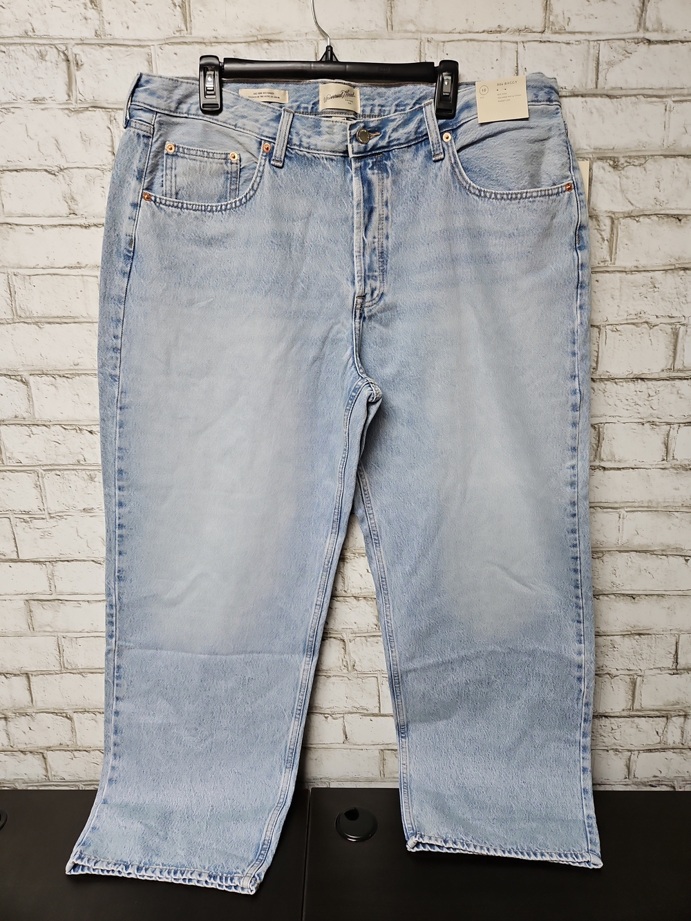 Universal Thread Women's Mid-Rise 90's Baggy Light Wash Jeans Size 16 Reg NWT - Picture 1 of 7